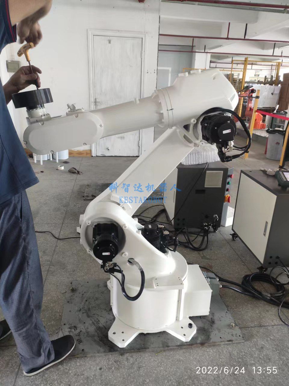 六軸機器人批量生產中(圖7) 六軸機器人批量生產中(圖7)