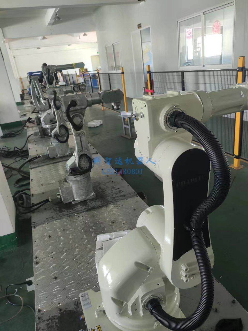 四軸關節機器人批量生產中(圖14) 四軸關節機器人批量生產中(圖14)